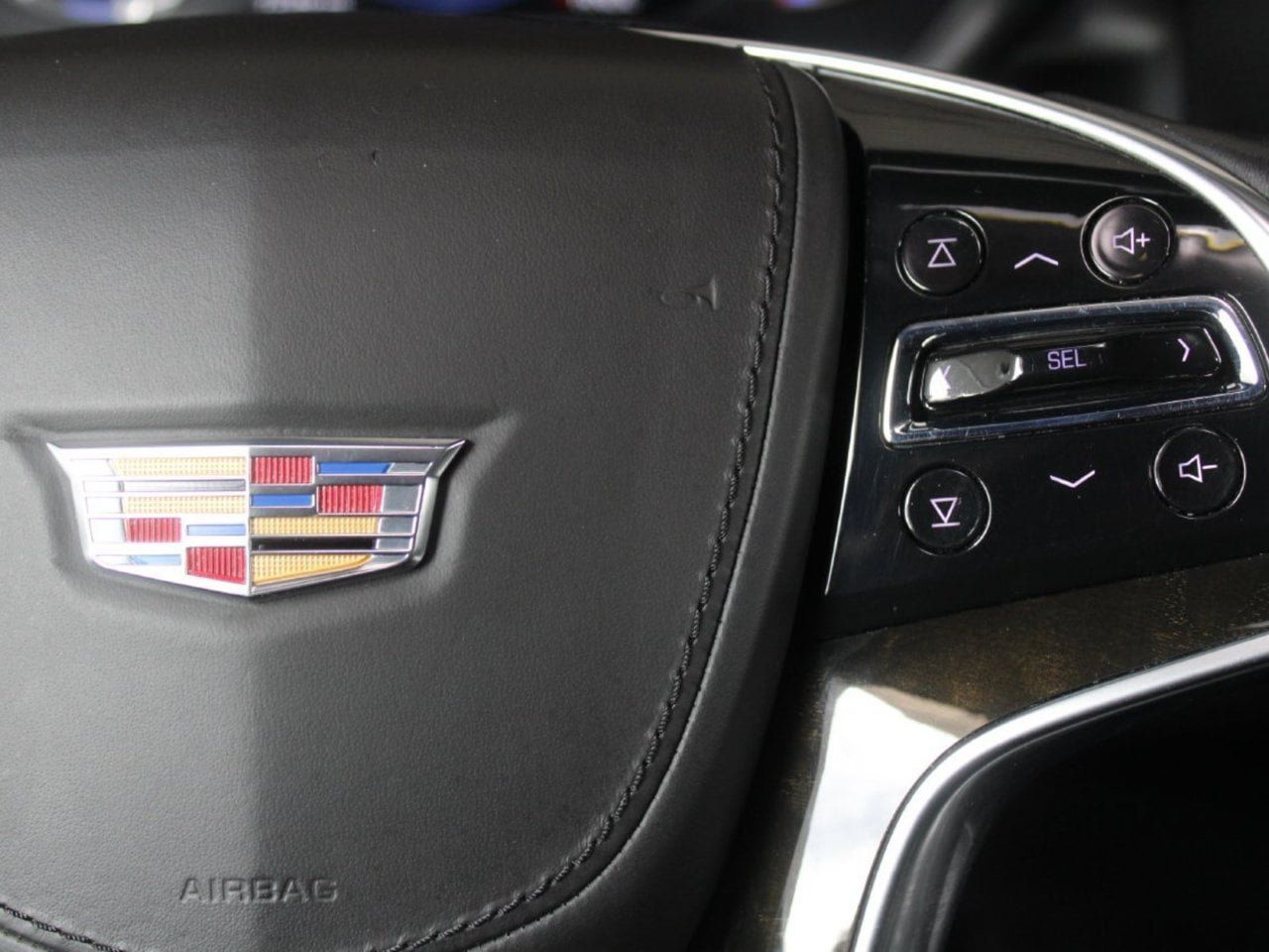 Used 2019 Cadillac Escalade Platinum AWD/4WD image 34