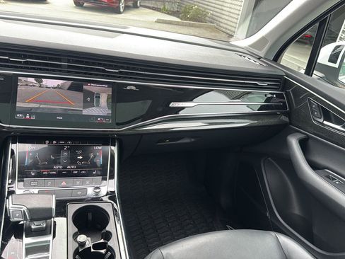 Used 2022 Audi Q7 Premium Plus image 10