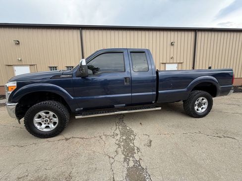 Used 2016 Ford F250 XL w/ XL Appearance Package AWD/4WD image 4