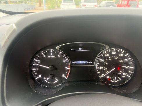 Used 2020 Nissan Pathfinder SV FWD image 27