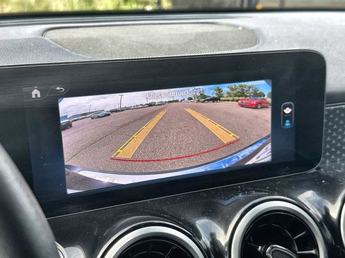 Used 2025 Mercedes-Benz GLB 250 image 27