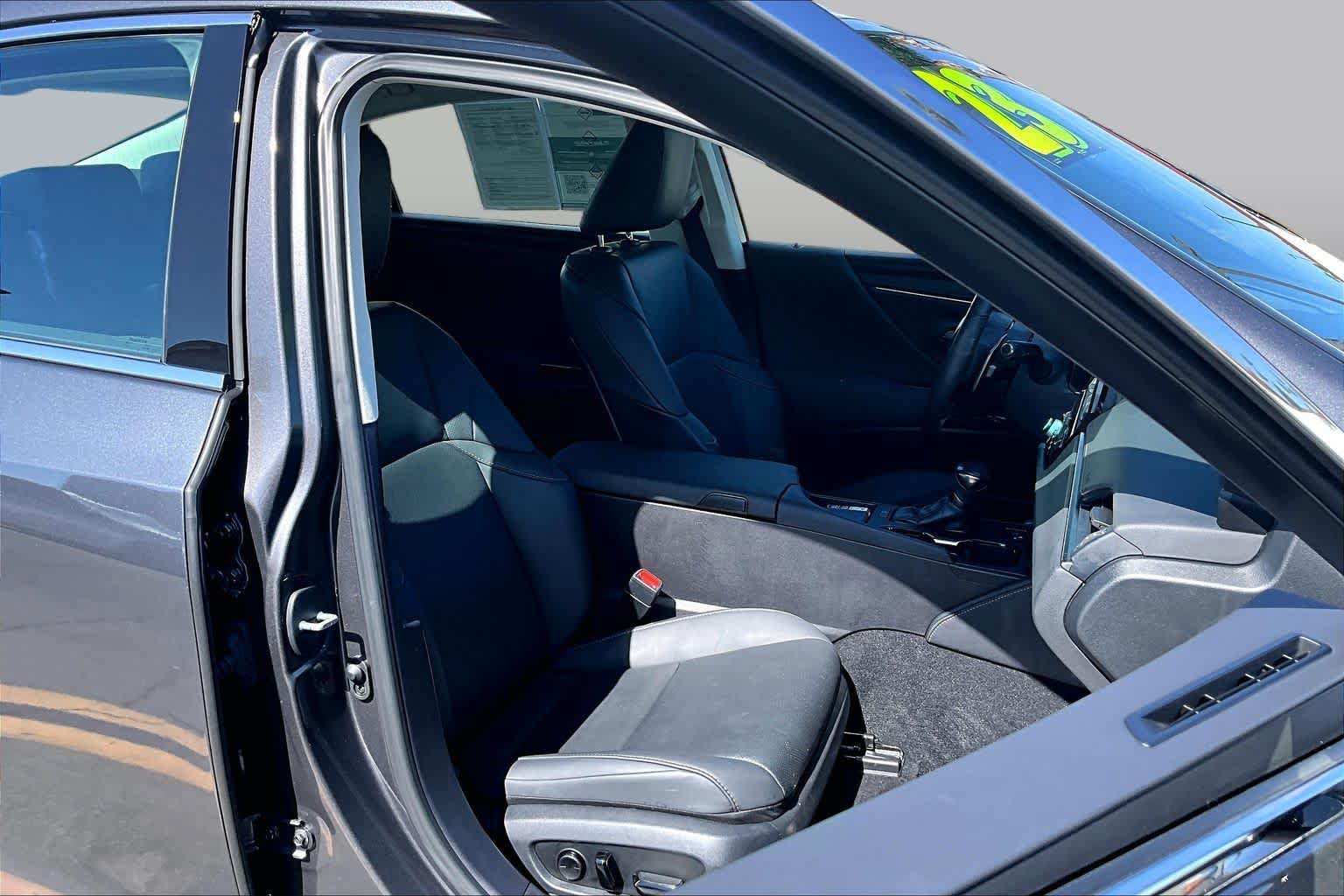 Used 2023 Lexus ES 250 w/ Premium Package AWD/4WD image 9