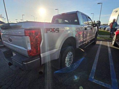 Used 2018 Ford F250 XLT w/ XLT Value Package image 4