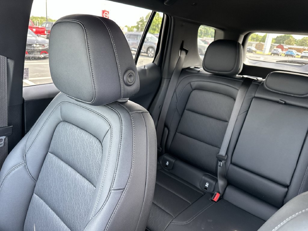 Used 2025 Chevrolet Equinox LT w/ Convenience Package II AWD/4WD image 12