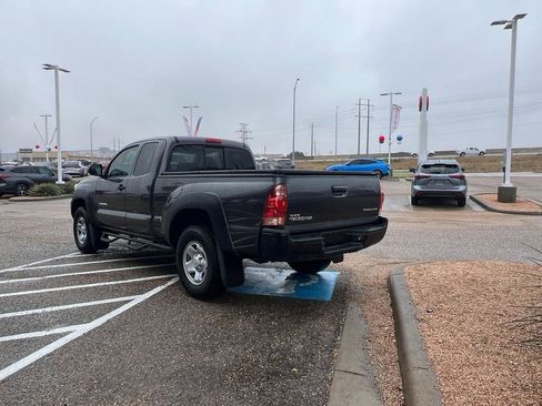 Used 2015 Toyota Tacoma PreRunner image 3