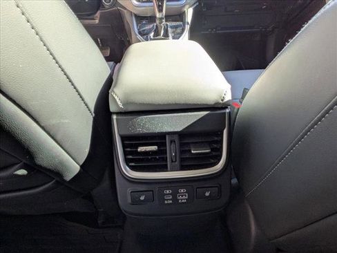 Used 2023 Subaru Outback Limited image 13
