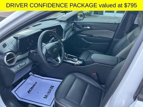 Used 2024 Chevrolet Trax ACTIV w/ Driver Confidence Package image 3