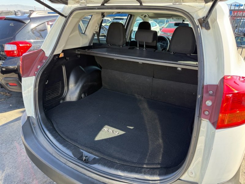 Used 2015 Toyota RAV4 XLE FWD image 18