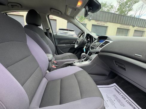 Used 2013 Chevrolet Cruze LT FWD image 13