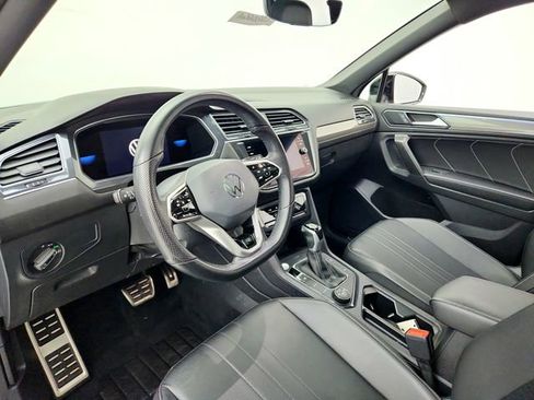 Used 2022 Volkswagen Tiguan SE R-Line image 16