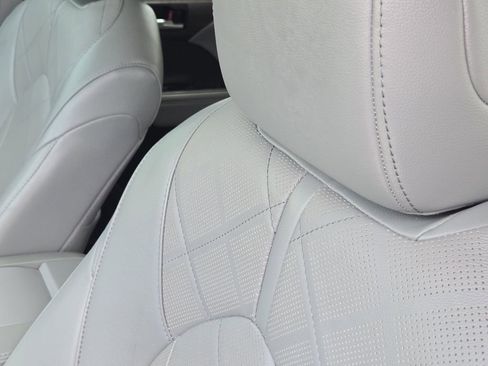 Used 2022 Toyota Highlander Platinum FWD image 17