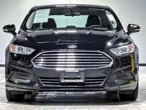 Used 2016 Ford Fusion SE image 5