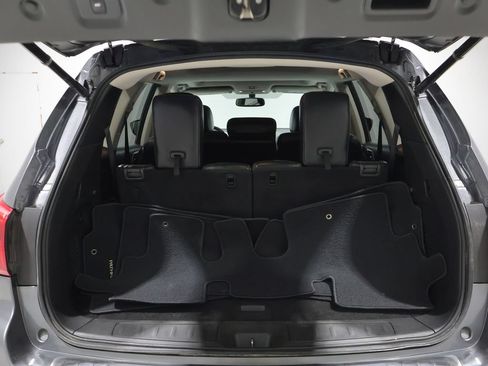 Used 2017 Nissan Pathfinder Platinum AWD/4WD image 4