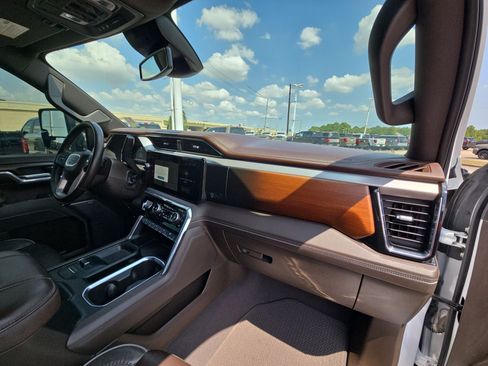 Used 2025 GMC Sierra 3500 Denali AWD/4WD image 30