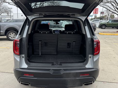 Used 2023 GMC Acadia SLE w/ Elevation Edition image 8