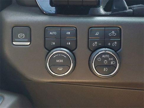 Used 2022 Chevrolet Silverado 1500 LTZ w/ LTZ Premium Package image 34