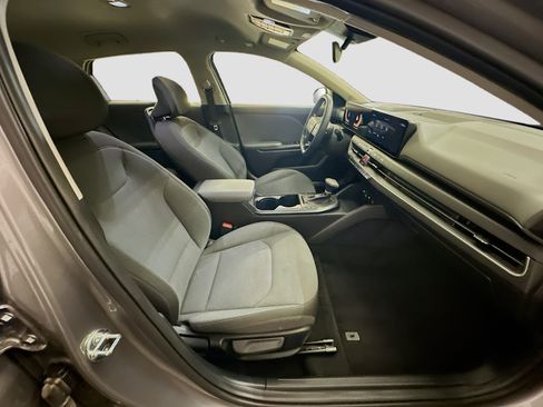 Used 2025 Kia K4 FWD image 31