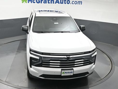 New 2026 Chevrolet Suburban LT w/ Comfort Package AWD/4WD image 33