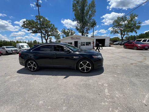 Used 2014 Ford Taurus SEL w/ Equipment Group 201A FWD image 22
