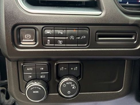 Used 2022 Chevrolet Tahoe RST w/ Luxury Package image 12