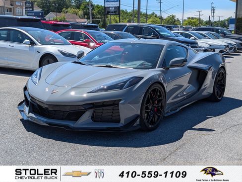 Used 2025 Chevrolet Corvette Z06 w/ Z07 Performance Package RWD image 1