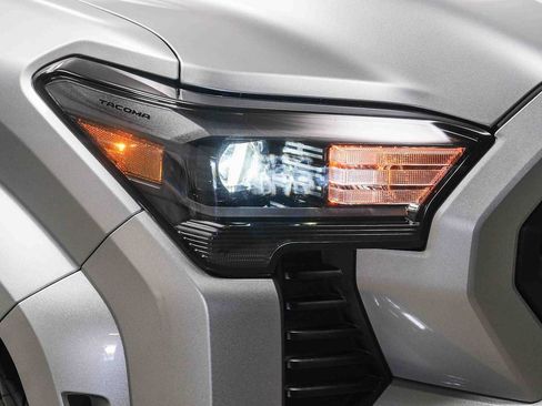 Used 2025 Toyota Tacoma SR5 RWD image 15