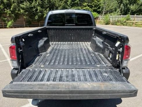 Used 2023 Toyota Tacoma TRD Sport AWD/4WD image 7