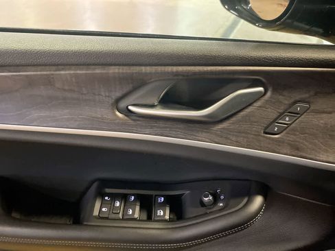 Used 2024 Jeep Grand Cherokee Limited 4xe image 13