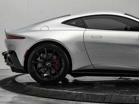 Used 2019 Aston Martin V8 Vantage Coupe RWD image 24