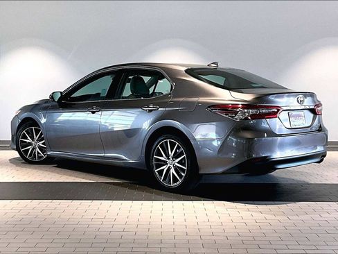 Used 2022 Toyota Camry XLE w/ Carpet Mat Package (TMS) image 3