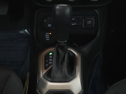 Used 2016 Jeep Renegade Latitude image 20