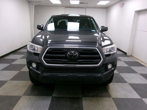 Used 2018 Toyota Tacoma SR5 image 16
