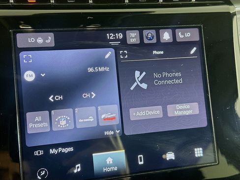 Used 2023 Jeep Grand Cherokee Laredo w/ Luxury Tech Group I RWD image 21