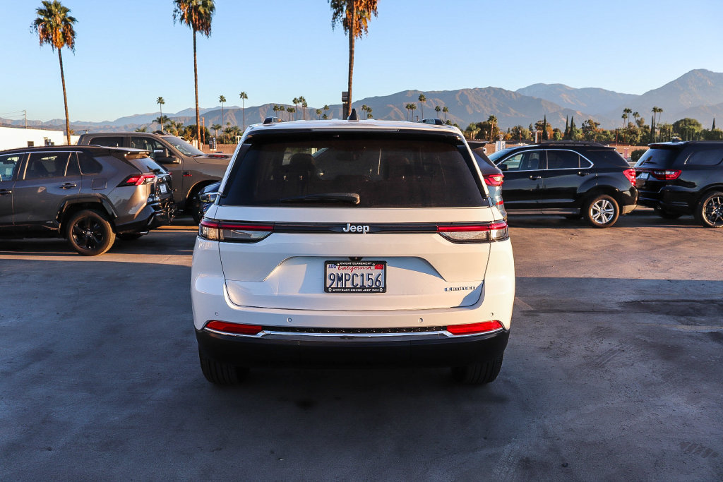 Used 2024 Jeep Grand Cherokee Limited RWD image 7