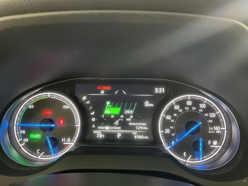 Used 2024 Toyota Venza XLE AWD/4WD image 26