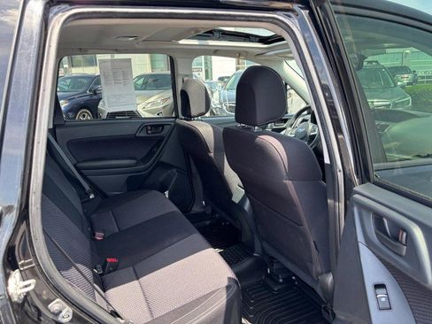 Used 2017 Subaru Forester 2.5i Premium w/ All-Weather Package AWD/4WD image 10