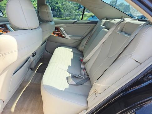 Used 2011 Toyota Camry XLE w/ SE/XLE Extra-Value Pkg FWD image 17