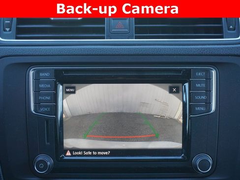 Used 2017 Volkswagen Jetta SE image 8