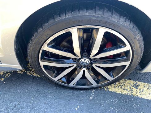 Used 2014 Volkswagen Jetta GLI Autobahn FWD image 32