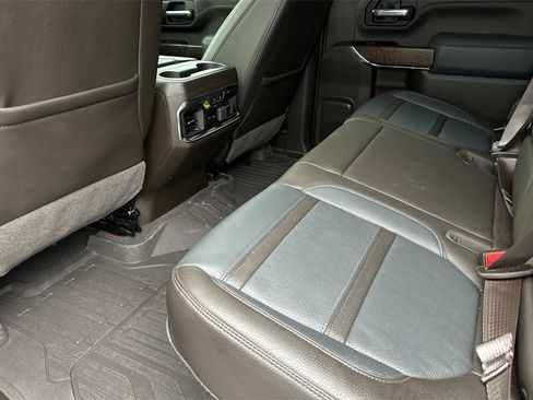 Used 2023 GMC Sierra 2500 Denali w/ Denali Ultimate Package image 11