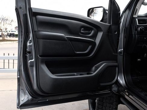 Used 2019 Nissan Titan S w/ S Utility Package image 40