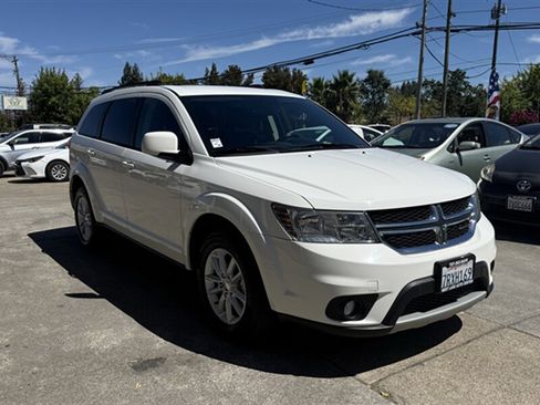 Used 2016 Dodge Journey SXT w/ Premium Group FWD image 3