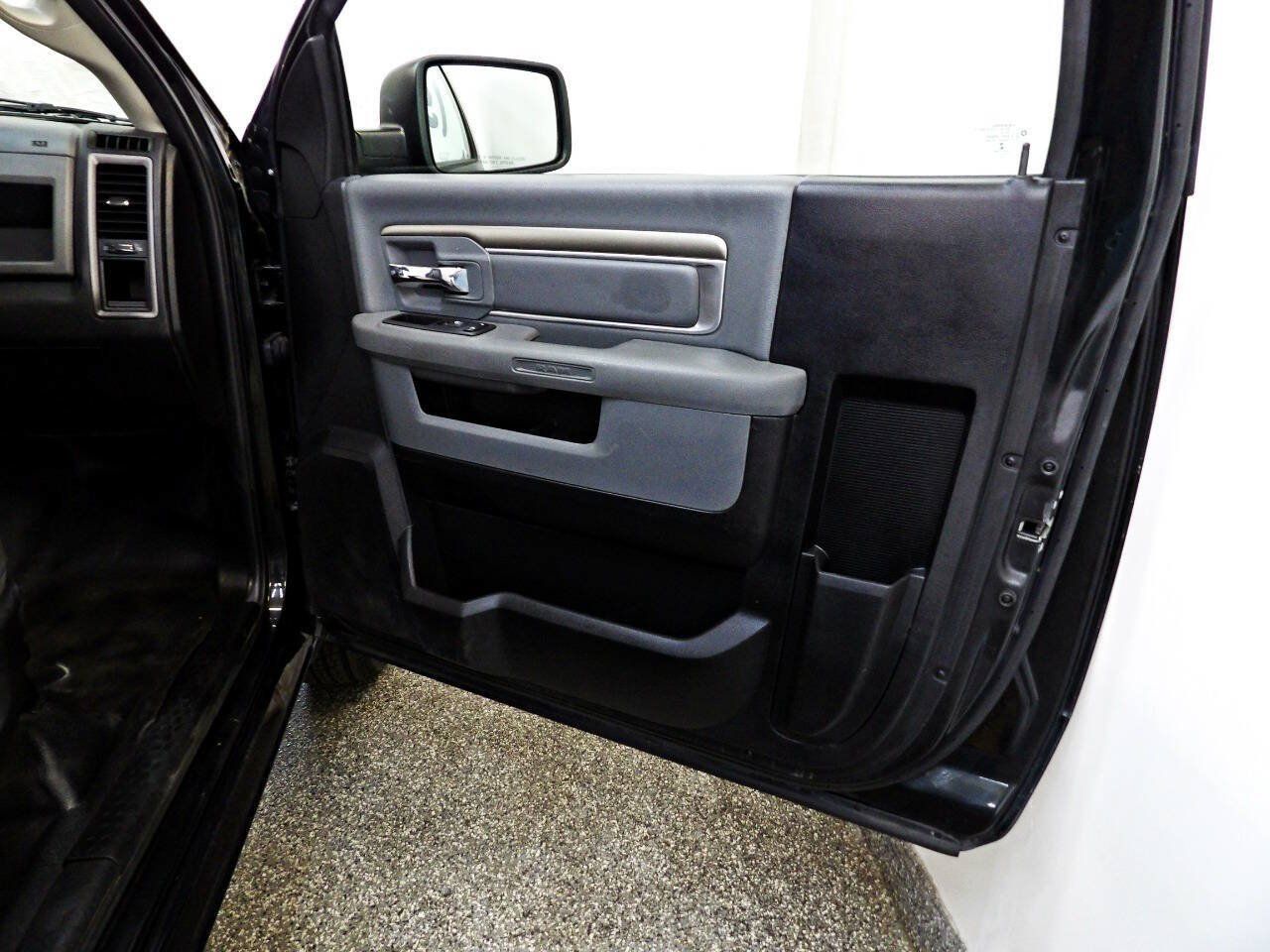 Used 2017 RAM 1500 Tradesman w/ Power & Remote Entry Group RWD image 14