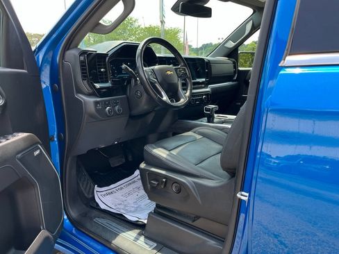Used 2022 Chevrolet Silverado 1500 LTZ w/ LTZ Convenience Package II AWD/4WD image 11