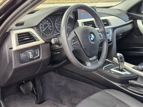 Used 2018 BMW 320i Sedan RWD image 10
