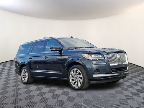 Used 2022 Lincoln Navigator L Reserve image 1