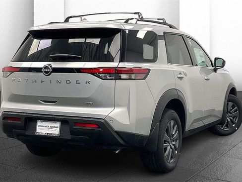 Certified 2025 Nissan Pathfinder SV image 12