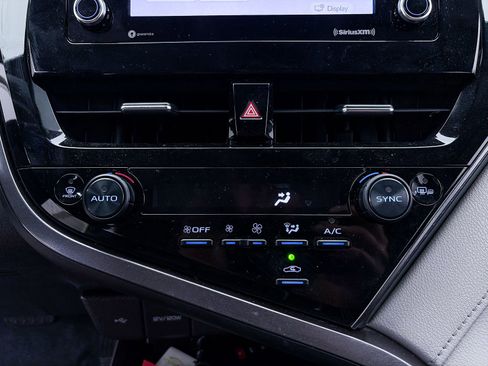 Used 2024 Toyota Camry LE w/ Convenience Package image 21