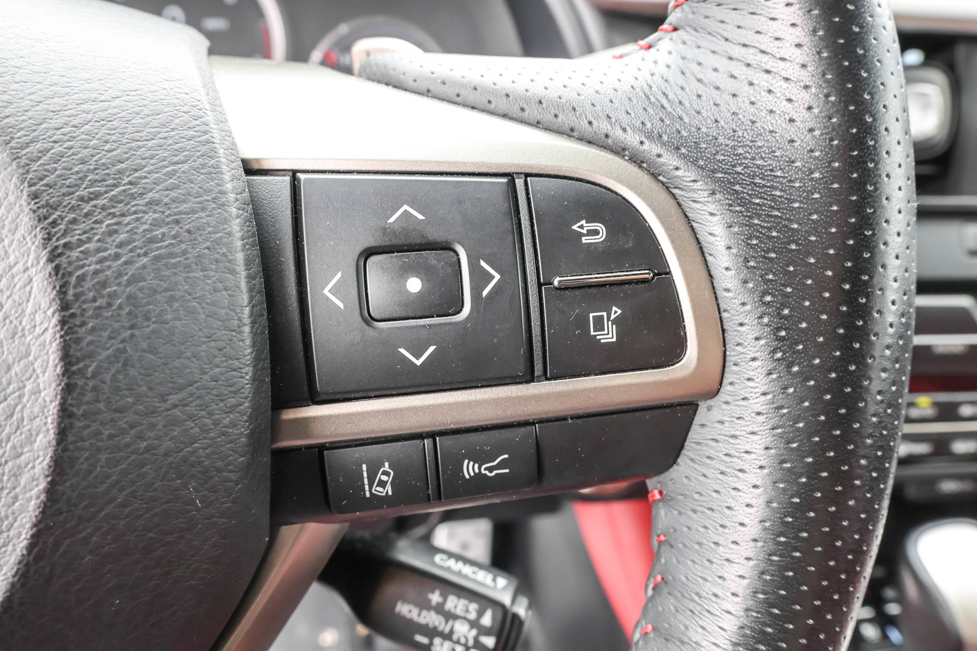 Used 2022 Lexus RX 350 F Sport w/ Accessory Package AWD/4WD image 32