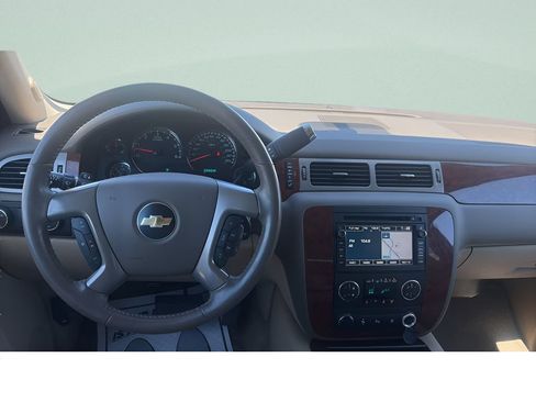Used 2011 Chevrolet Tahoe LTZ AWD/4WD image 9